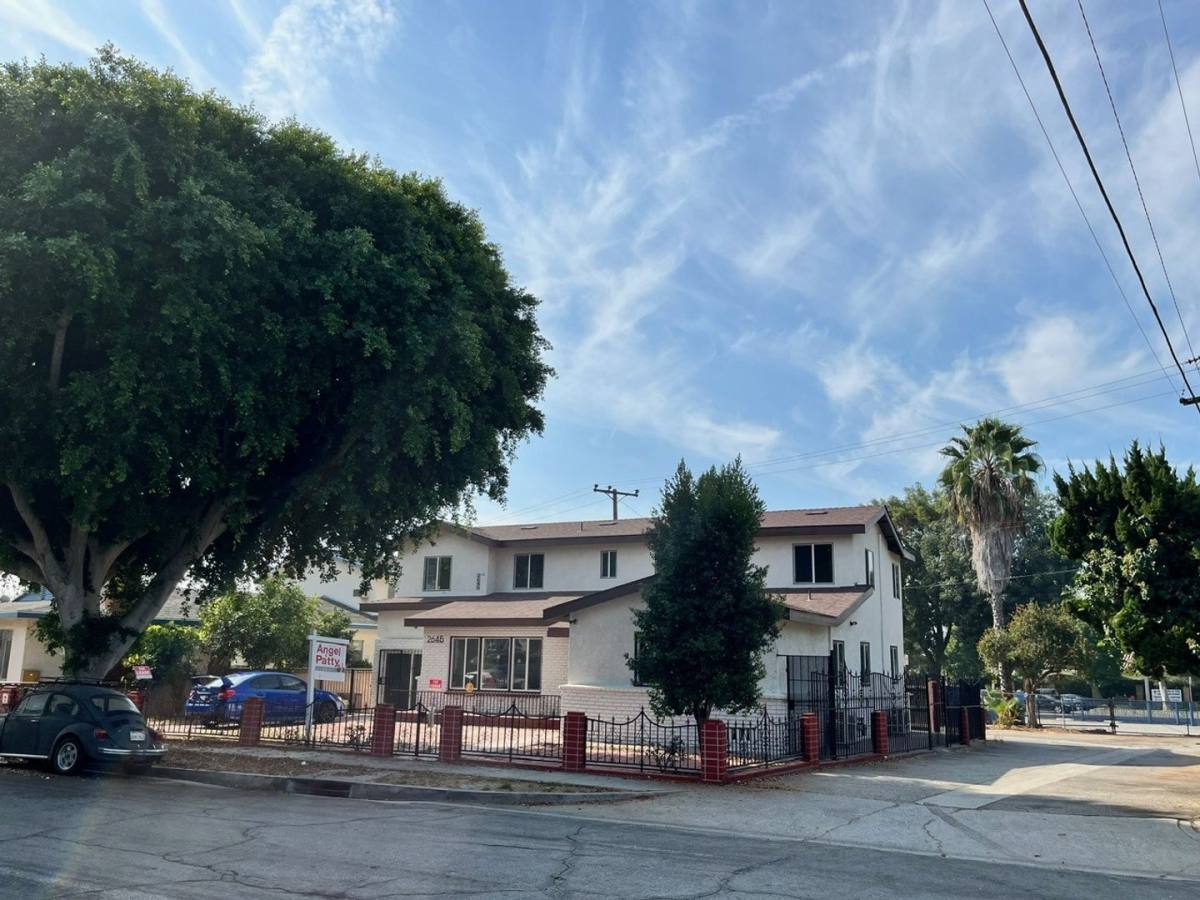 House for rent at 2645 1 2 W Via Corona, Montebello, CA 90640