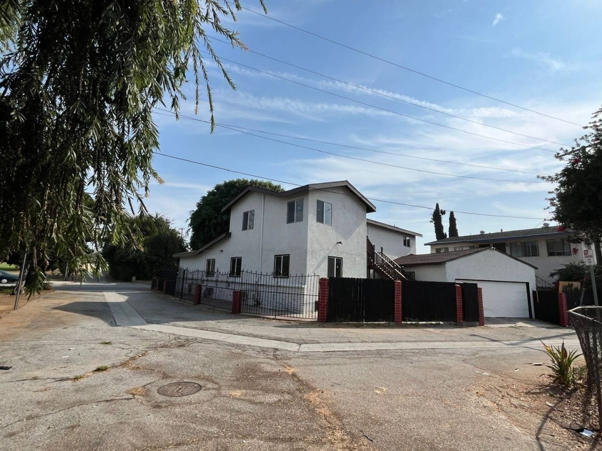 House for rent at 2645 1 2 W Via Corona, Montebello, CA 90640