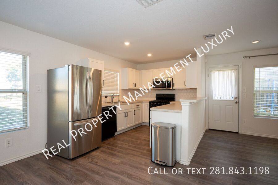 Apartment for rent at 5403 Rosser Ruby Way, Brookshire, TX 77423