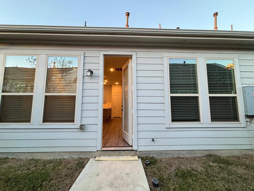 Townhouse for rent at 825 W Mayfield Rd #224, Arlington, TX 76015