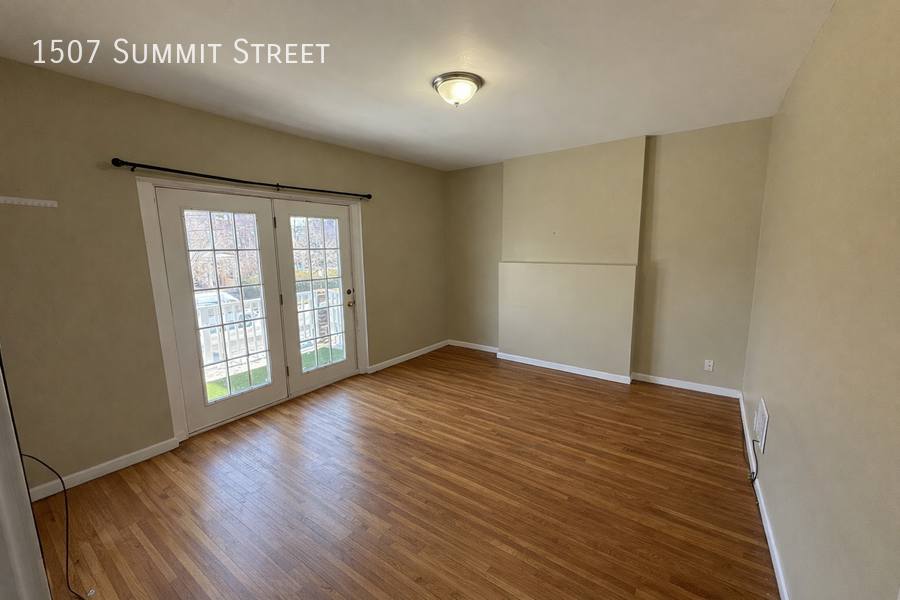 Apartment for rent at 1507 Summit St, Columbus, OH 43201