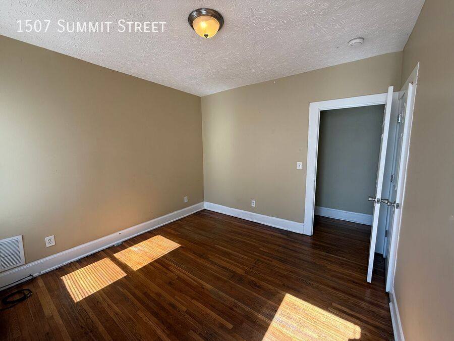 Apartment for rent at 1507 Summit St, Columbus, OH 43201