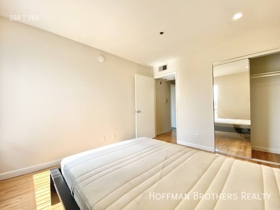 Apartment for rent at 8569 Burton Way #101, Los Angeles, CA 90048