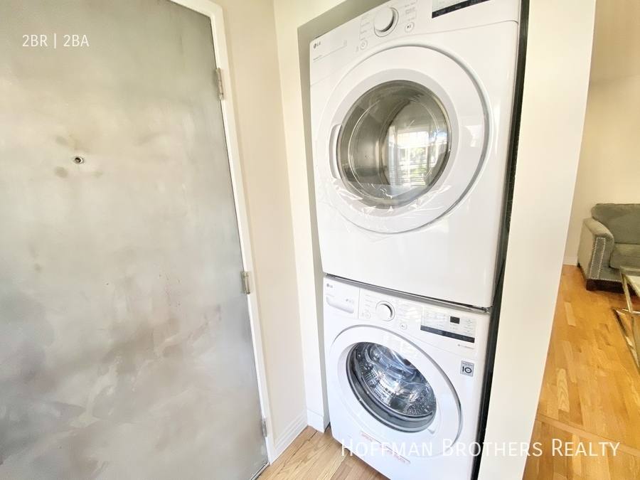 Apartment for rent at 8569 Burton Way #101, Los Angeles, CA 90048