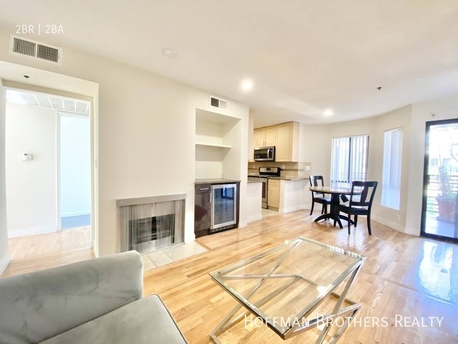 Apartment for rent at 8569 Burton Way #101, Los Angeles, CA 90048