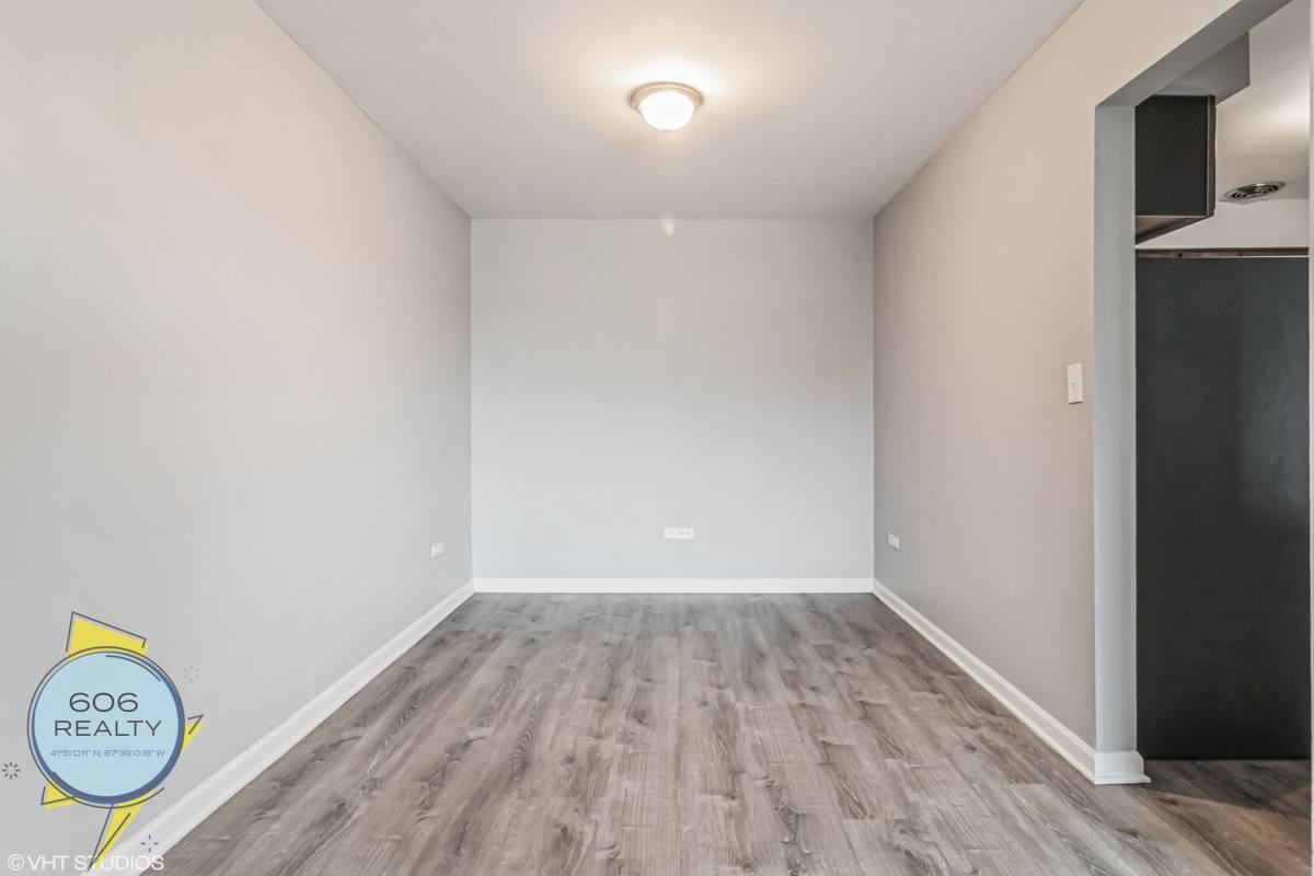 Apartment for rent at 110 N Kenilworth Ave, Oak Park, IL 60301