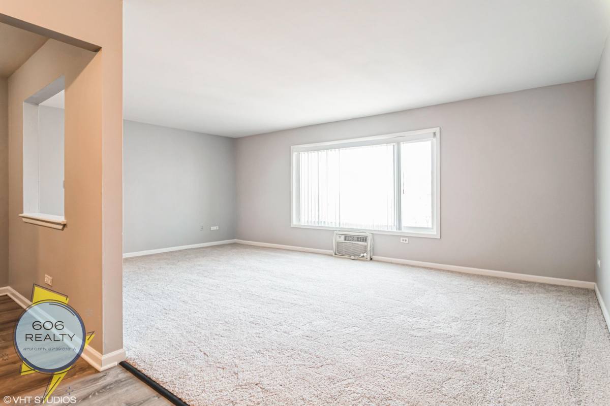 Apartment for rent at 110 N Kenilworth Ave, Oak Park, IL 60301