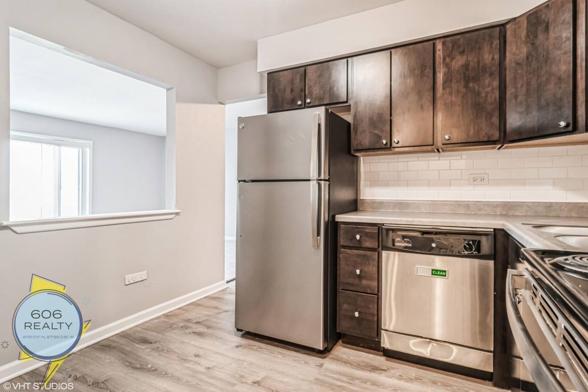 Apartment for rent at 110 N Kenilworth Ave, Oak Park, IL 60301