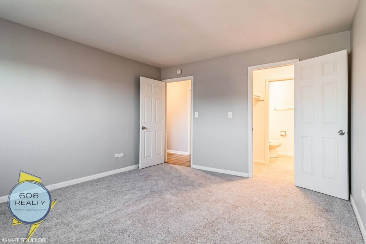 Apartment for rent at 110 N Kenilworth Ave, Oak Park, IL 60301