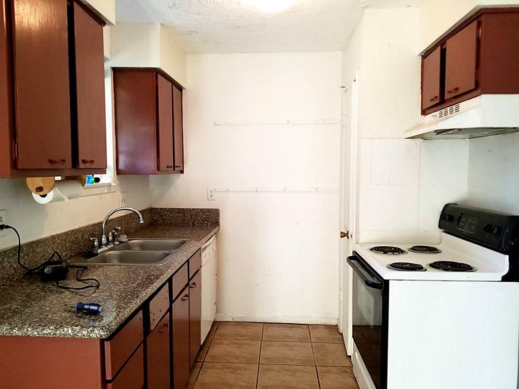 Apartment for rent at 11523 Glenwolde Dr, Houston, TX 77099
