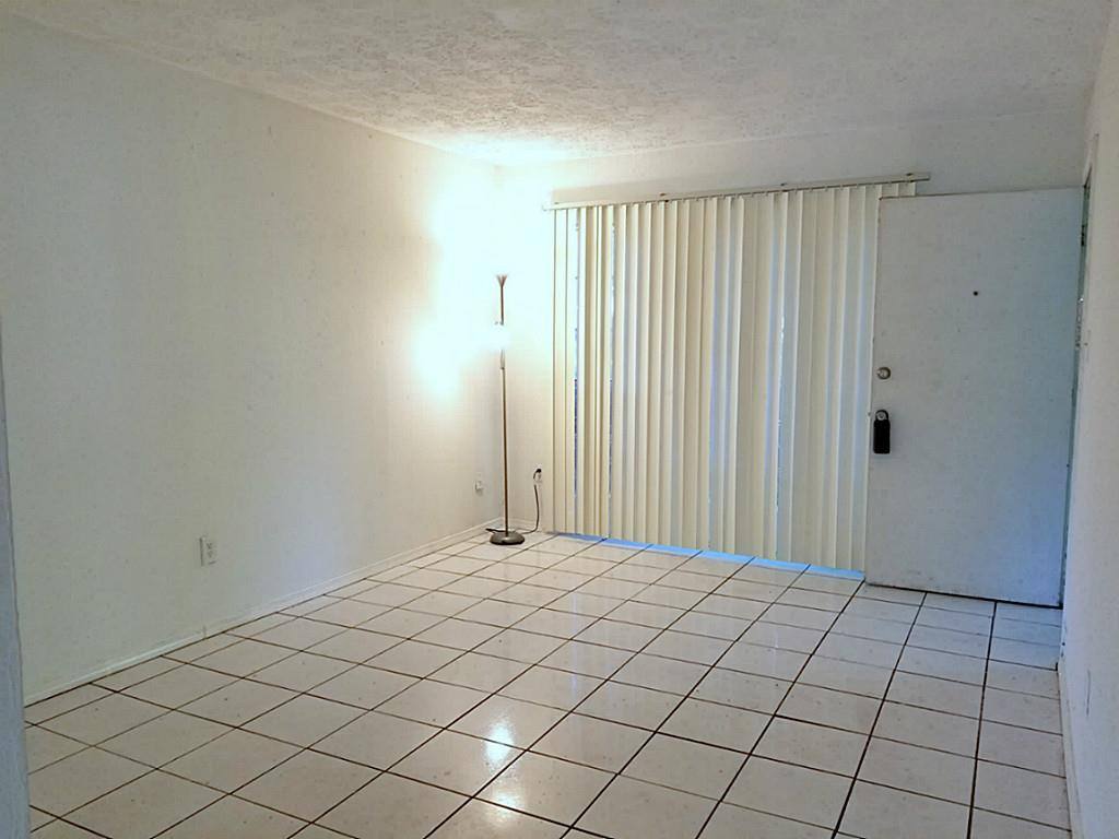 Apartment for rent at 11523 Glenwolde Dr, Houston, TX 77099