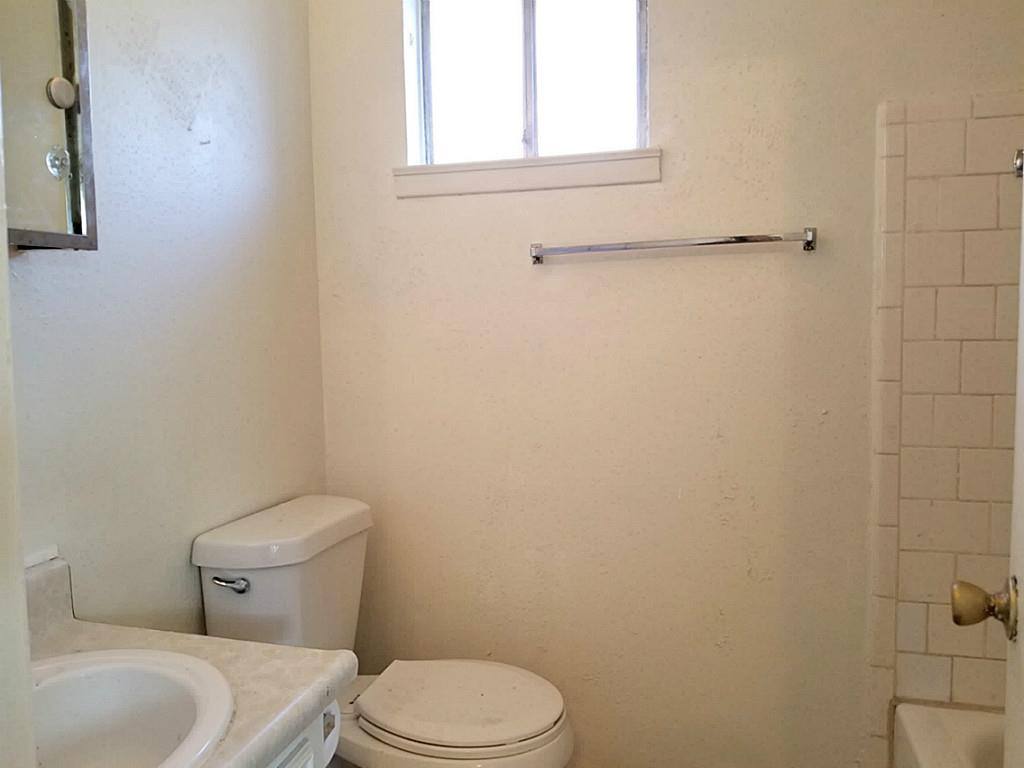 Apartment for rent at 11523 Glenwolde Dr, Houston, TX 77099