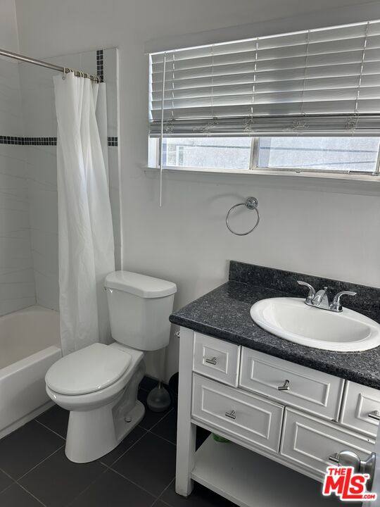 Apartment for rent at 1441 S Hayworth Ave #8, Los Angeles, CA 90035