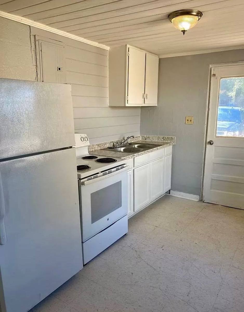 Apartment for rent at 1210 Gillespie Ave, Albany, GA 31707