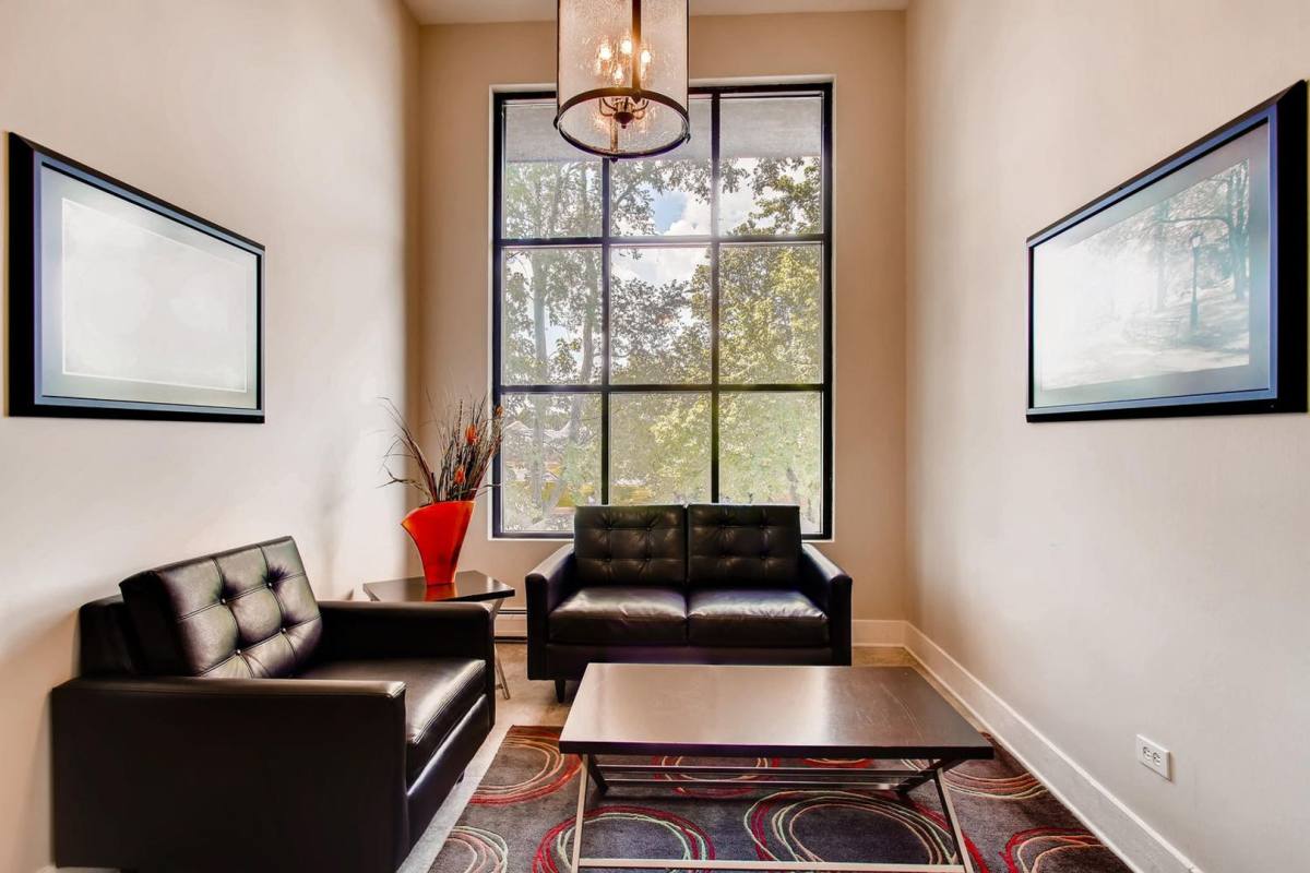 Apartment for rent at 1330 E Chicago Ave, Naperville, IL 60540