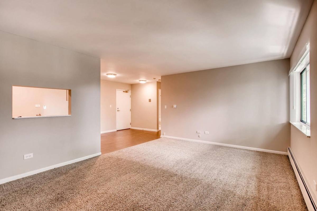 Apartment for rent at 1330 E Chicago Ave, Naperville, IL 60540