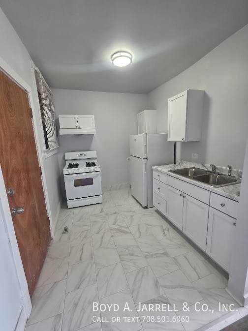Apartment for rent at 10855 S Vernon Ave #109 55-2W, Chicago, IL 60628