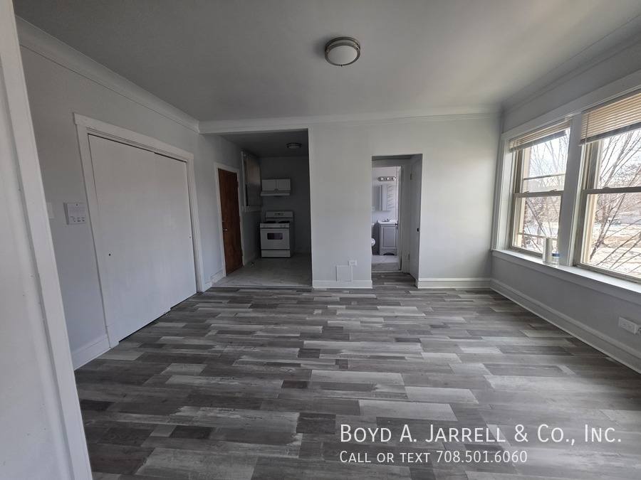 Apartment for rent at 10855 S Vernon Ave #109 55-2W, Chicago, IL 60628