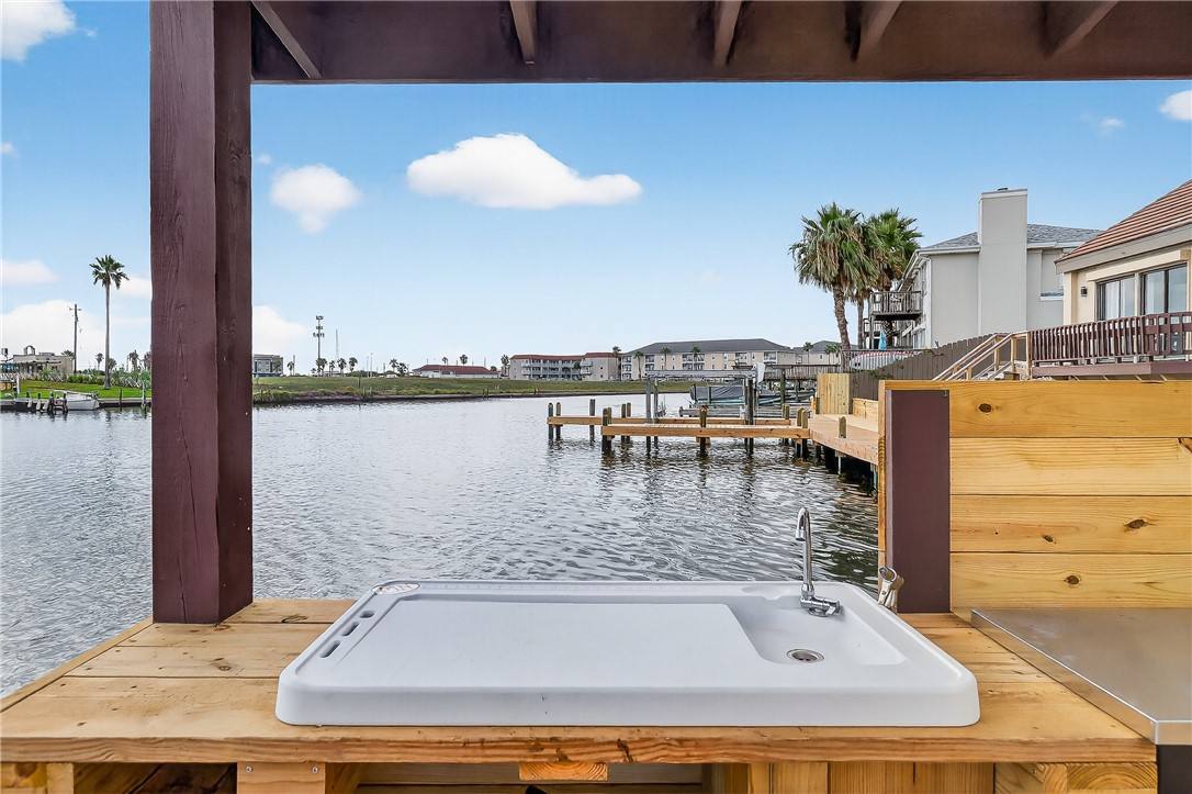 Condo for rent at 14142 E Cabana St, Corpus Christi, TX 78418