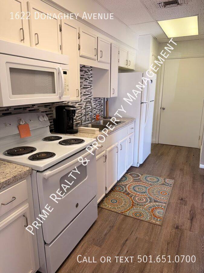Apartment for rent at 1622 Donaghey Ave, Conway, AR 72034