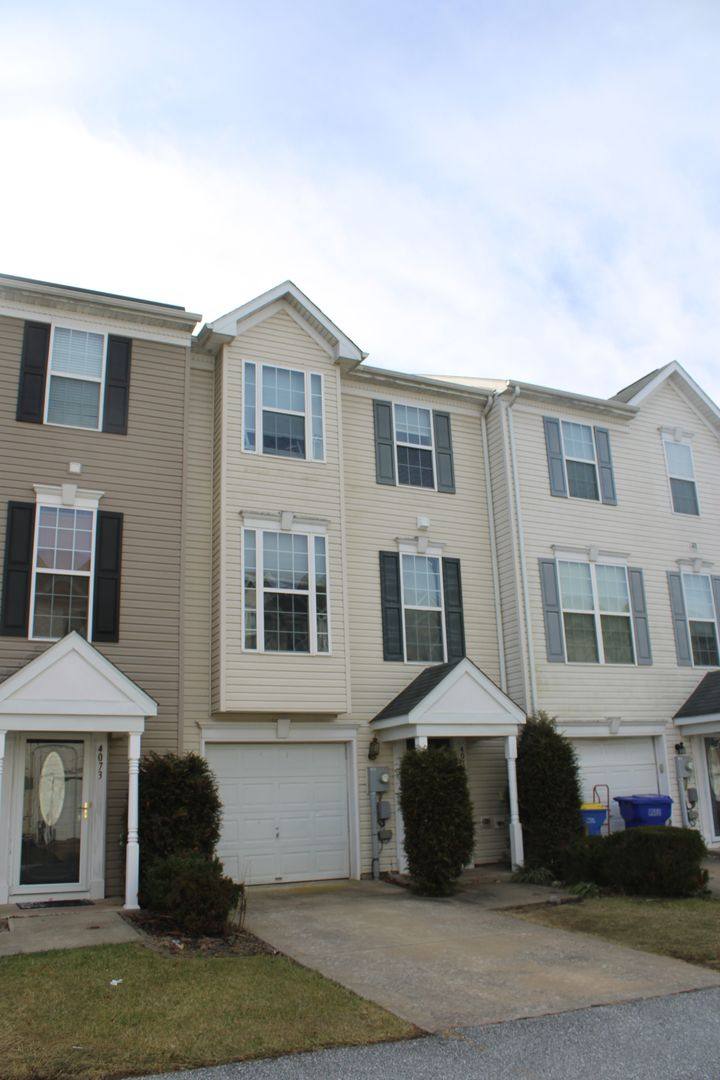 Townhouse for rent at 4077 Majestic Court, Dover, PA 17315