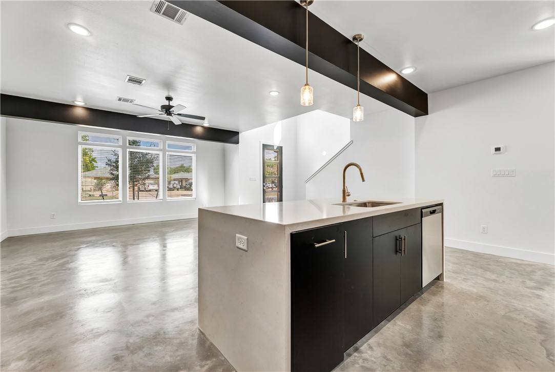 Townhouse for rent at 211 Lynn Dr #101, Bryan, TX 77801