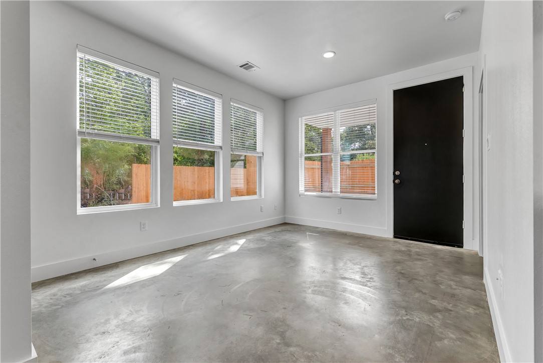 Townhouse for rent at 211 Lynn Dr #101, Bryan, TX 77801