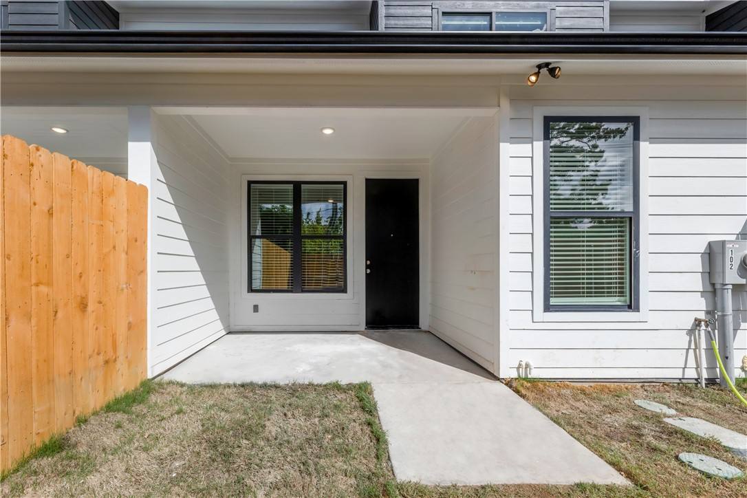 Townhouse for rent at 211 Lynn Dr #101, Bryan, TX 77801