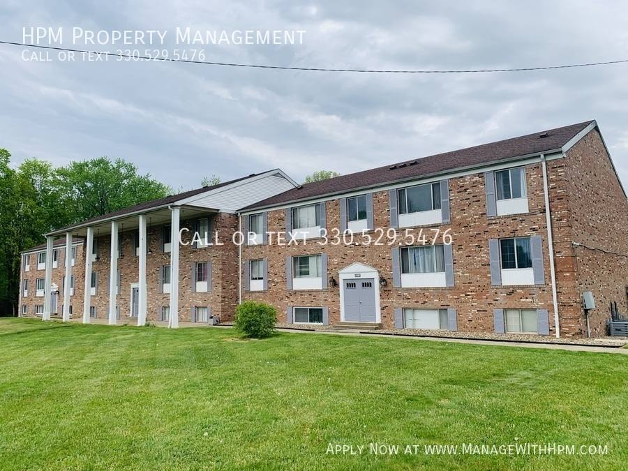 Apartment for rent at 4231 Middlebranch Ave NE #2, Canton, OH 44705
