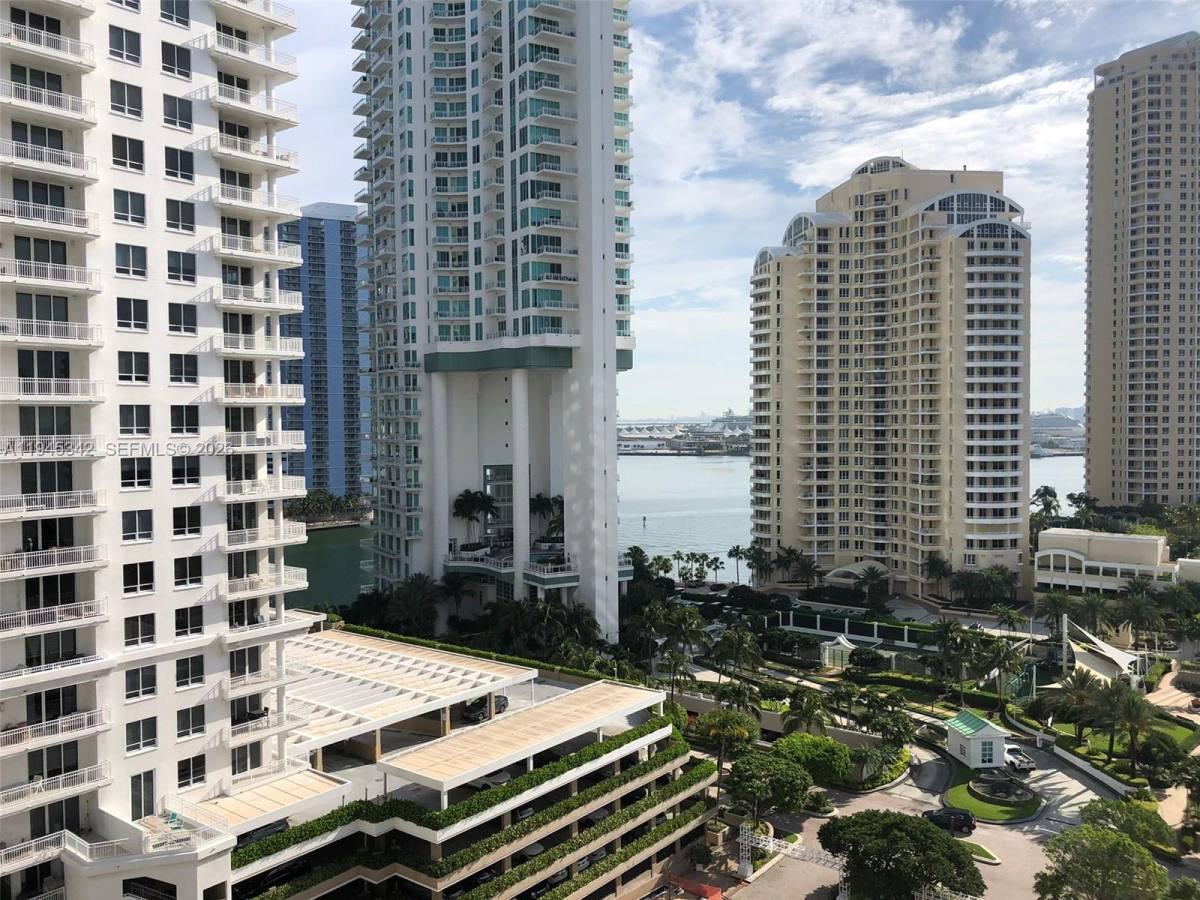 Apartment for rent at 701 Brickell Key Blvd #1606, Miami, FL 33131