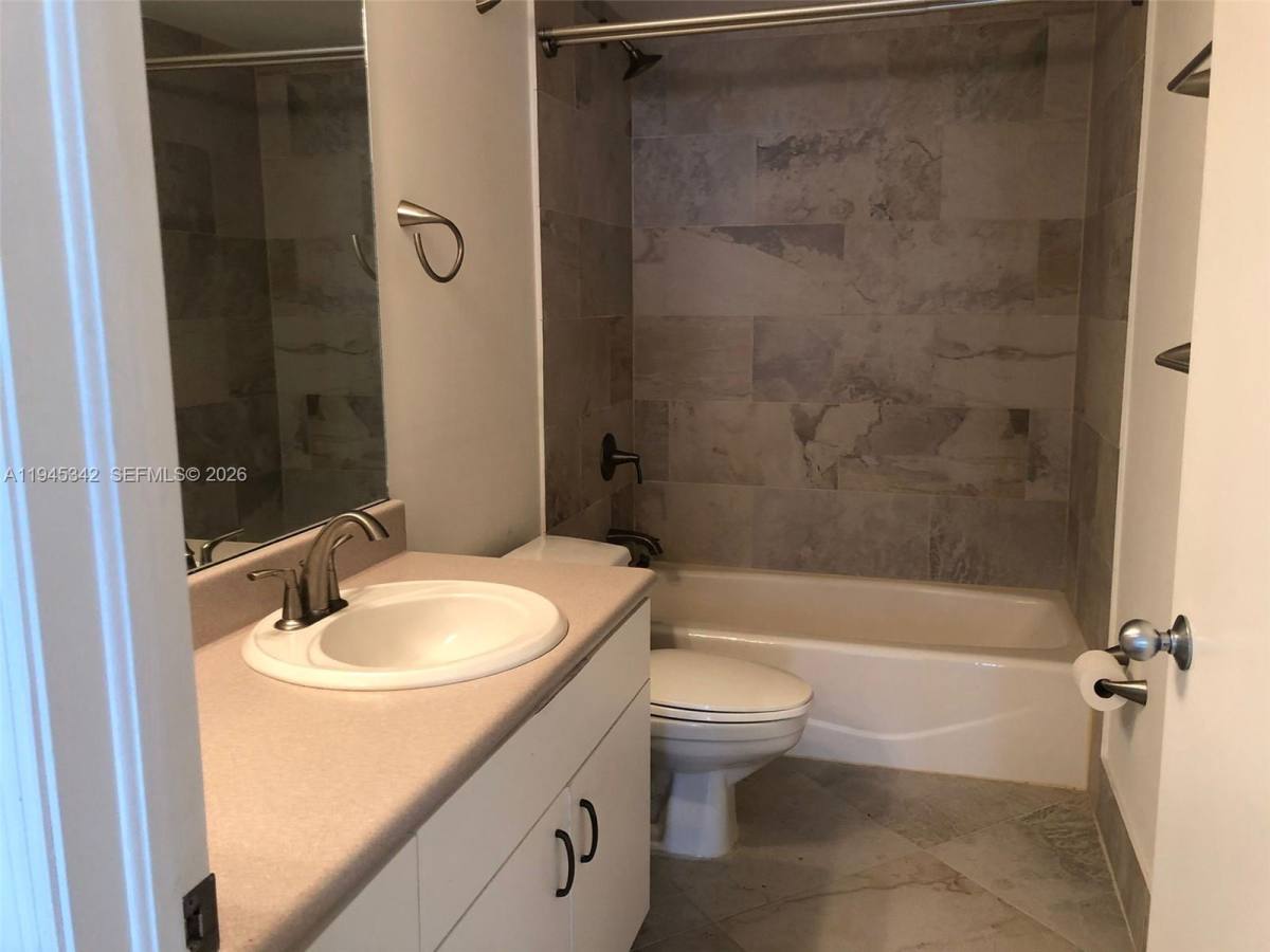 Apartment for rent at 701 Brickell Key Blvd #1606, Miami, FL 33131