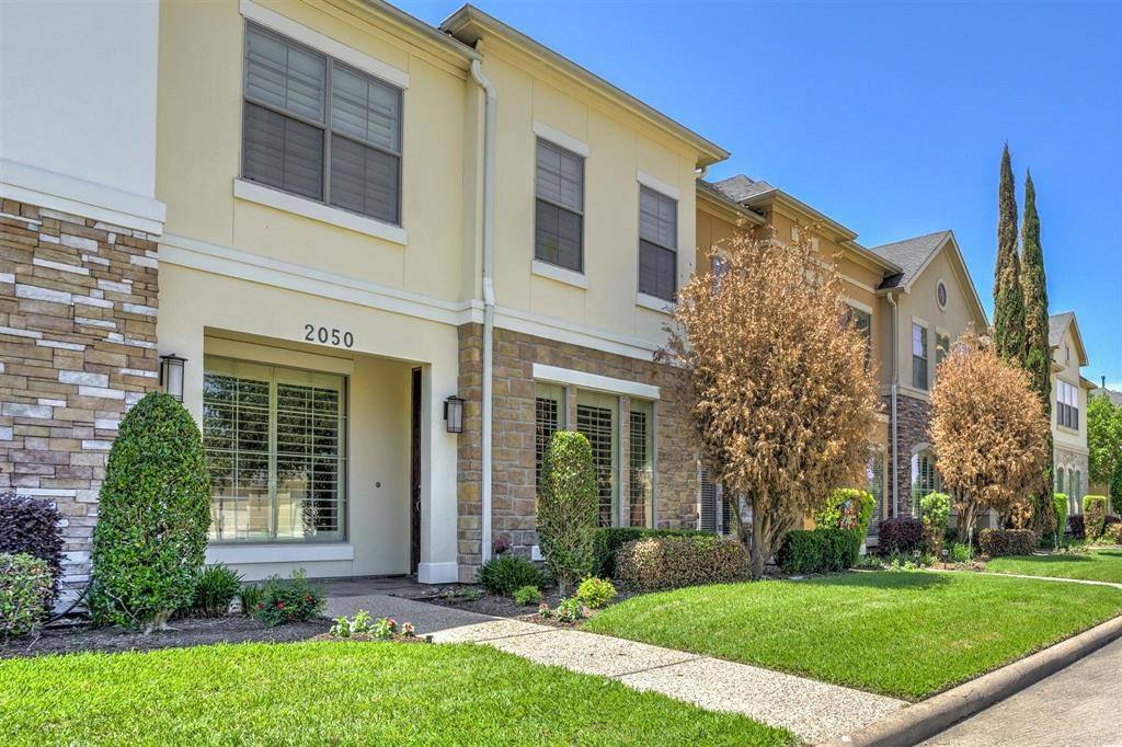 Apartment for rent at 2050 Palm Forest Lane, Houston, TX 77077