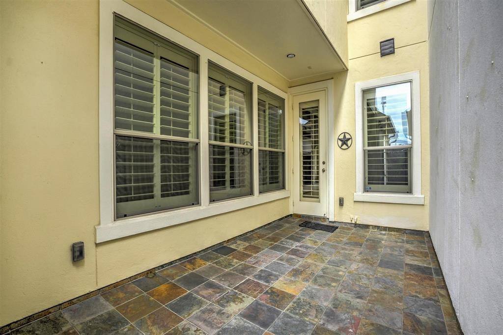 Apartment for rent at 2050 Palm Forest Lane, Houston, TX 77077