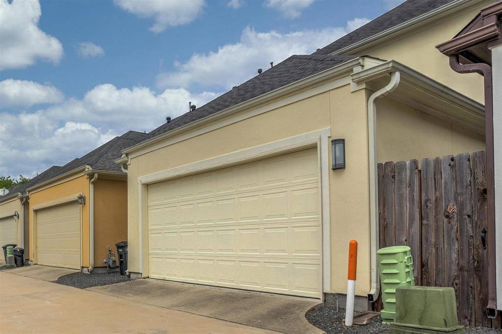 Apartment for rent at 2050 Palm Forest Lane, Houston, TX 77077