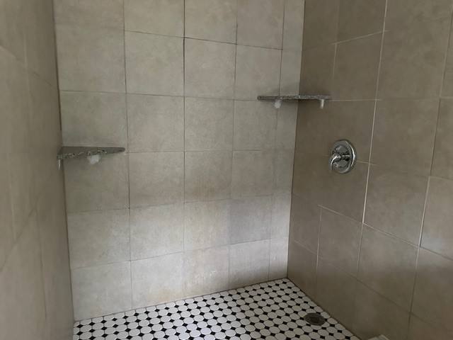Apartment for rent at 910 1 2 Oak St #910, Houston, TX 77018