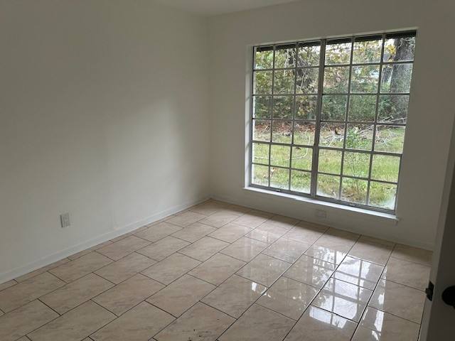 Apartment for rent at 910 1 2 Oak St #910, Houston, TX 77018