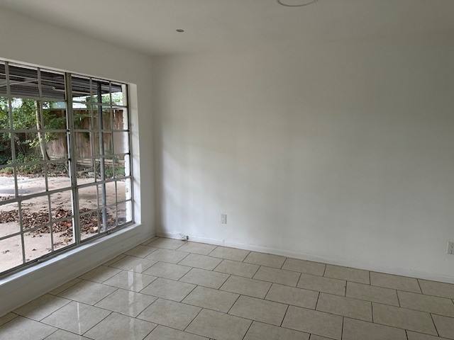Apartment for rent at 910 1 2 Oak St #910, Houston, TX 77018
