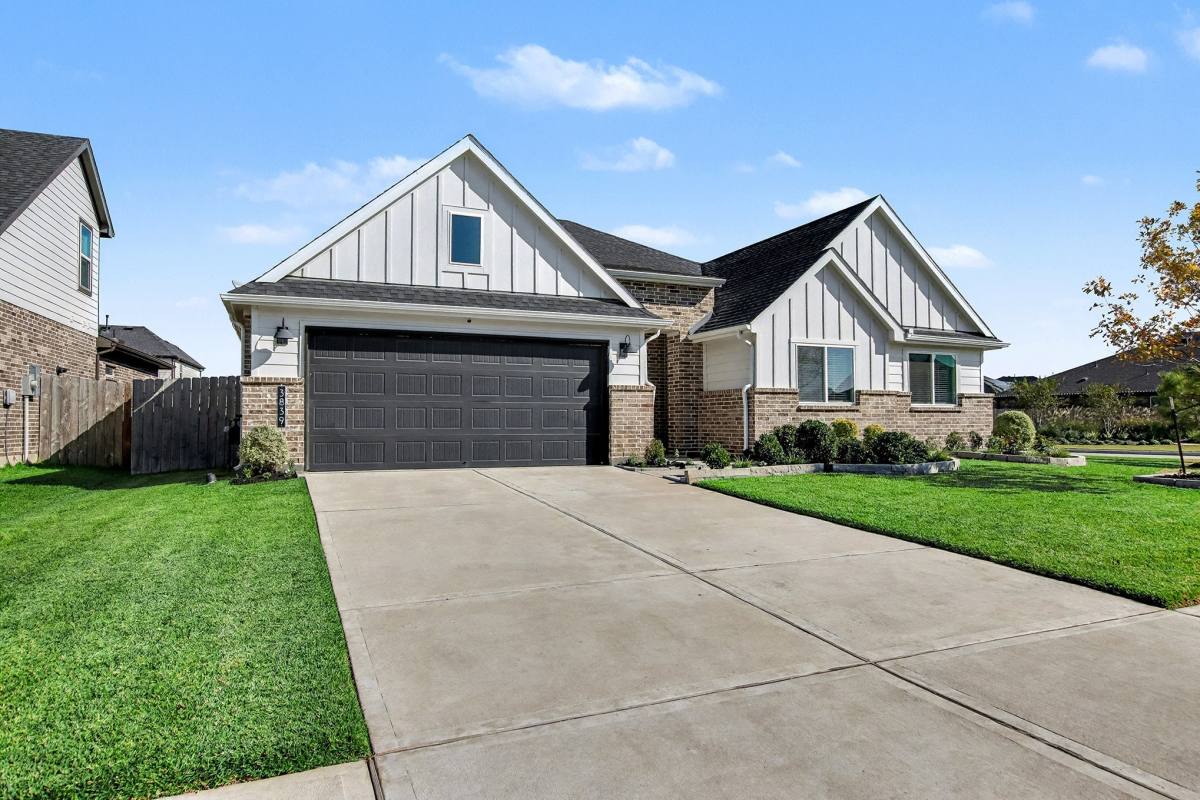 Apartment for rent at 3839 Hordley Terrace Trail, Fulshear, TX 77441