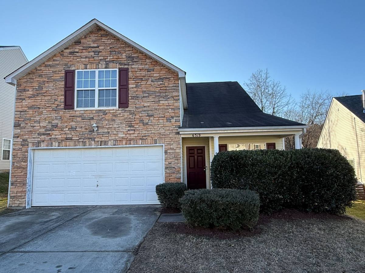 House for rent at 6319 Elliott Dr, Charlotte, NC 28216