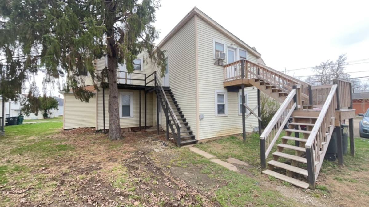 Apartment for rent at 111 S Dicks St, Muncie, IN 47303