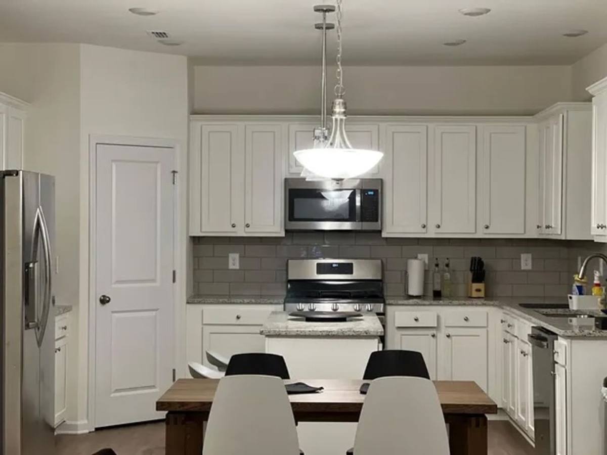 House for rent at 7104 Wheyfield Dr, Charlotte, NC 28215