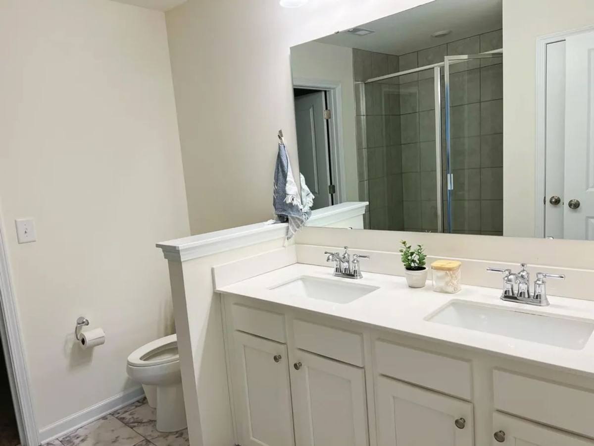 House for rent at 7104 Wheyfield Dr, Charlotte, NC 28215
