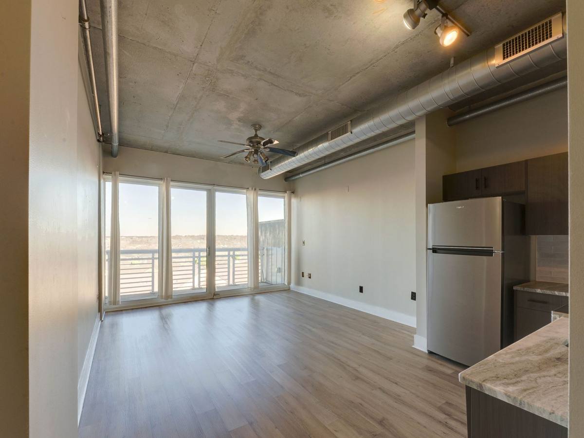 Condo for rent at 505 E 6th St, Charlotte, NC 28202