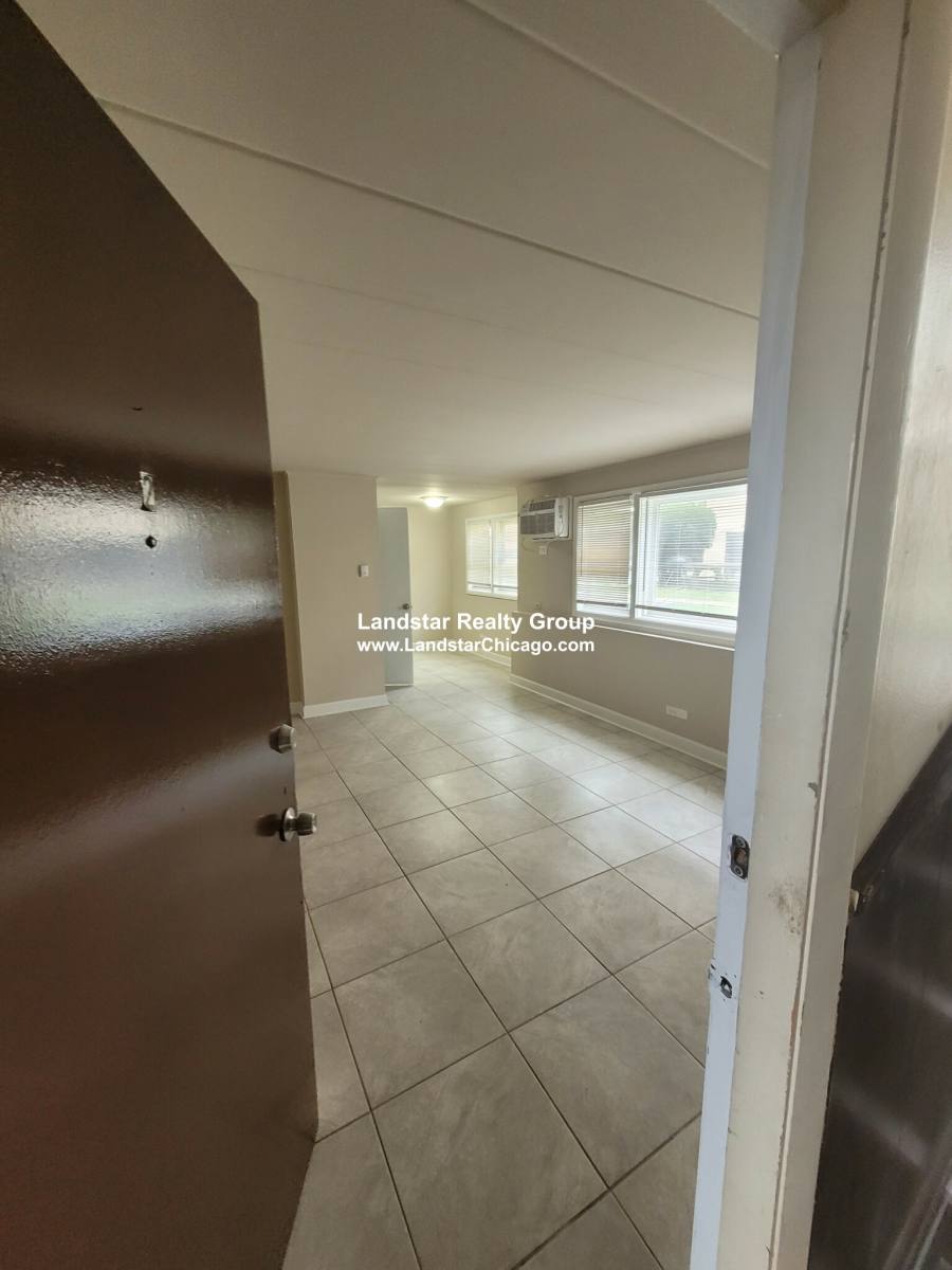 Apartment for rent at 9612 Ivanhoe Ave #2, Schiller Park, IL 60176