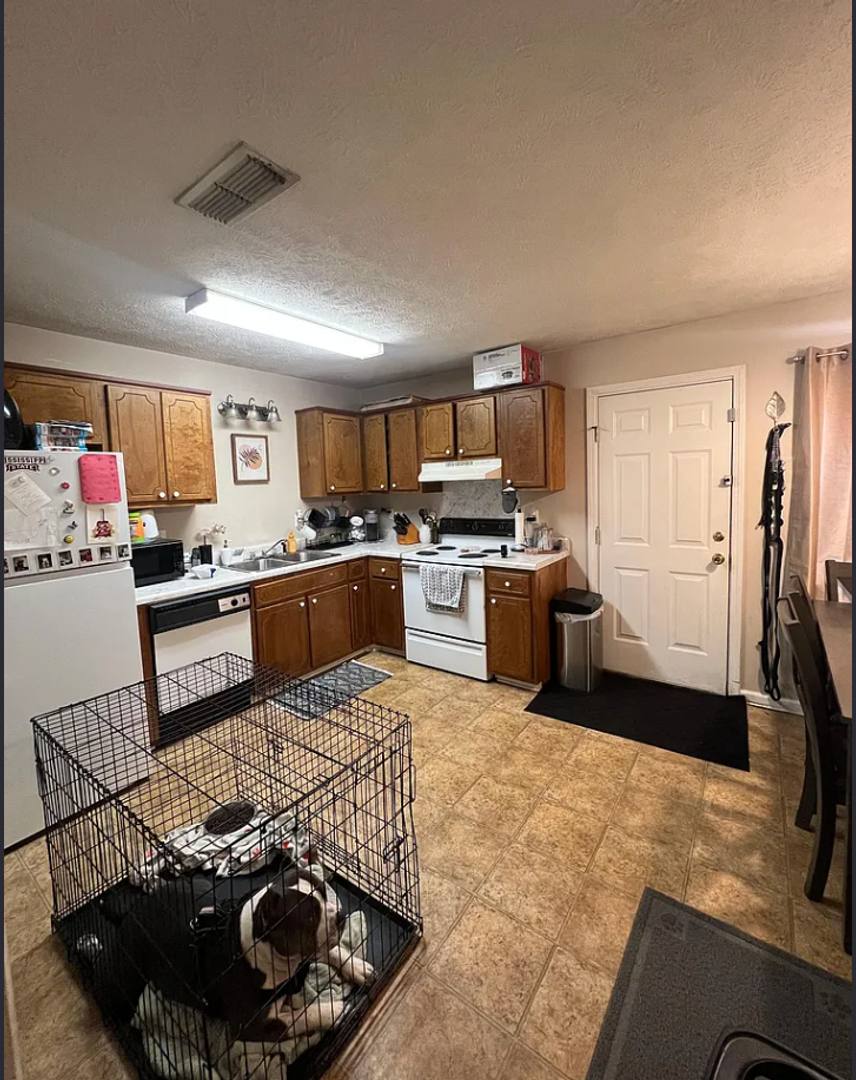Apartment for rent at 904 N Montgomery St, Starkville, MS 39759