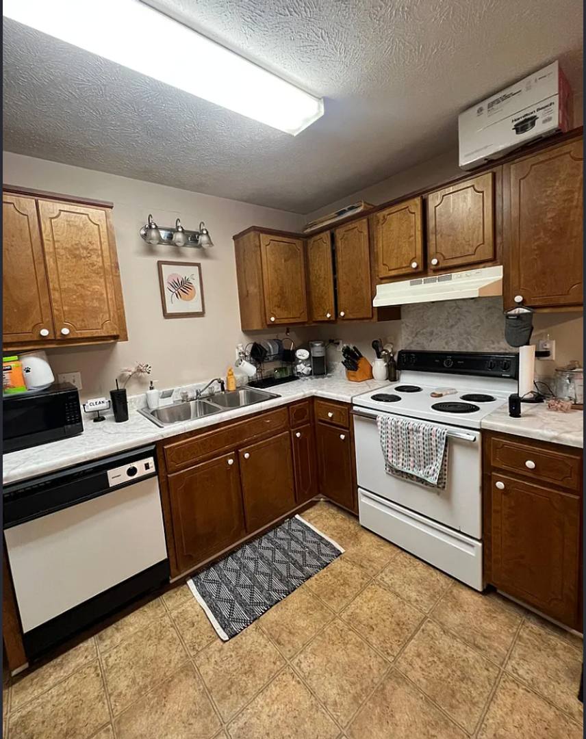 Apartment for rent at 904 N Montgomery St, Starkville, MS 39759