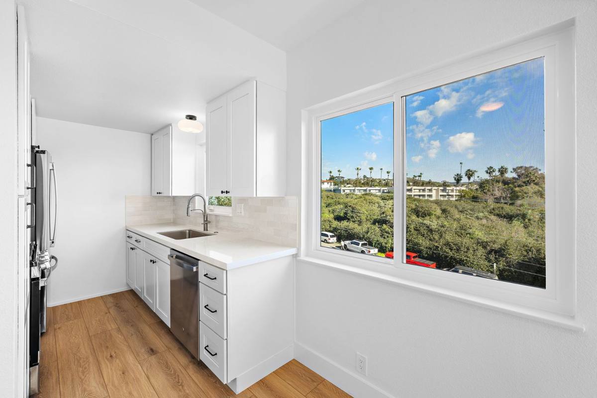Apartment for rent at 213 Avenida Lobeiro, San Clemente, CA 92672
