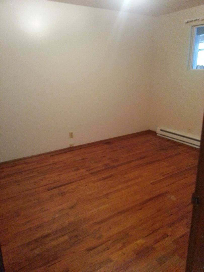 Apartment for rent at 1812 32nd Place NE, Salem, OR 97301