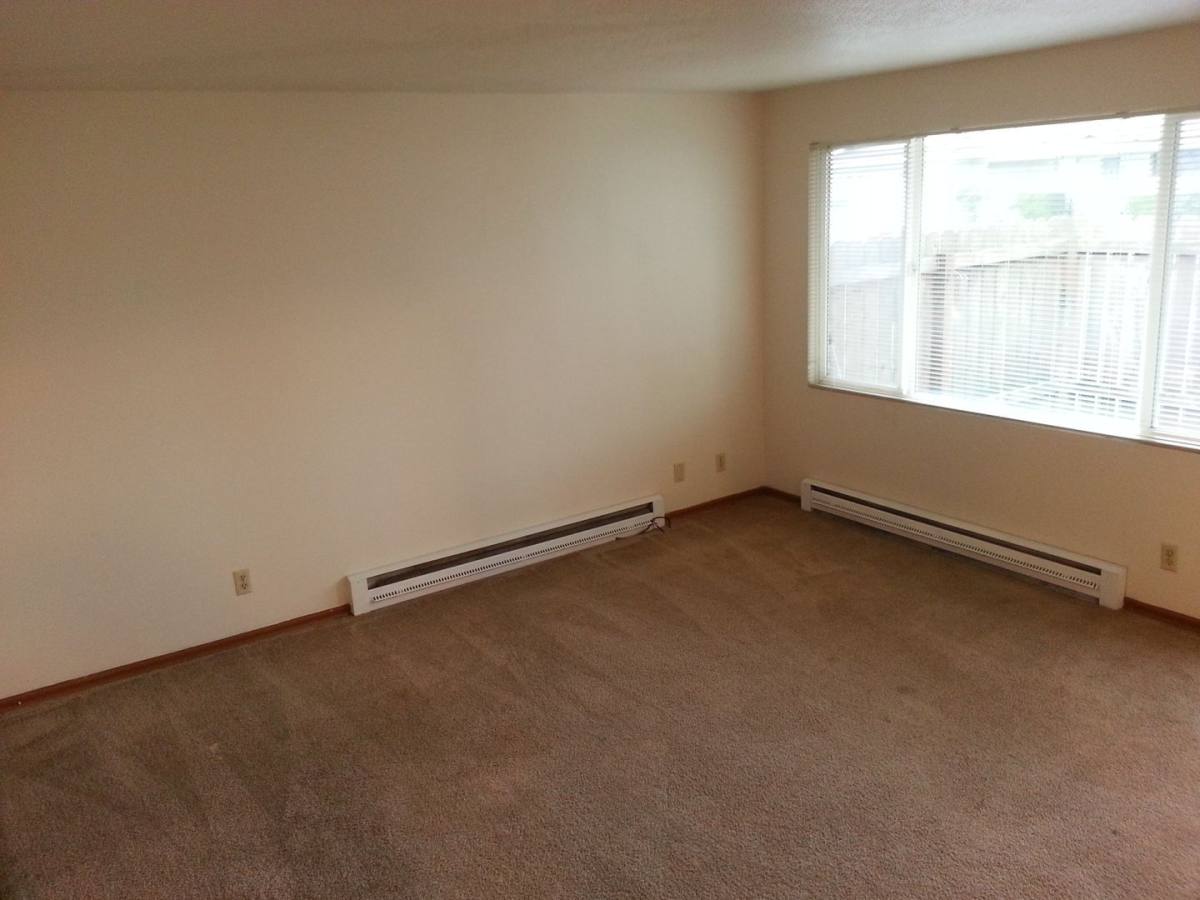 Apartment for rent at 1812 32nd Place NE, Salem, OR 97301