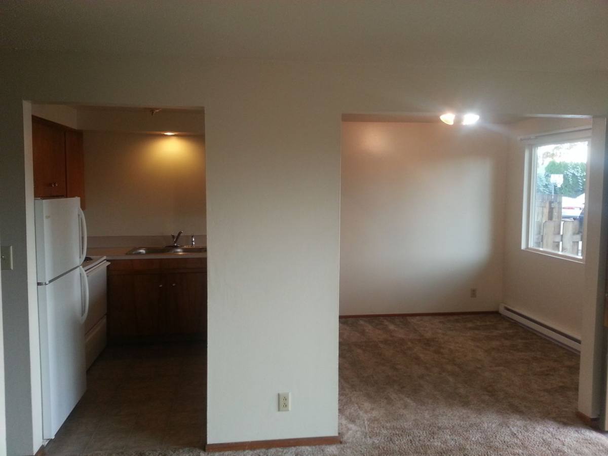 Apartment for rent at 1812 32nd Place NE, Salem, OR 97301